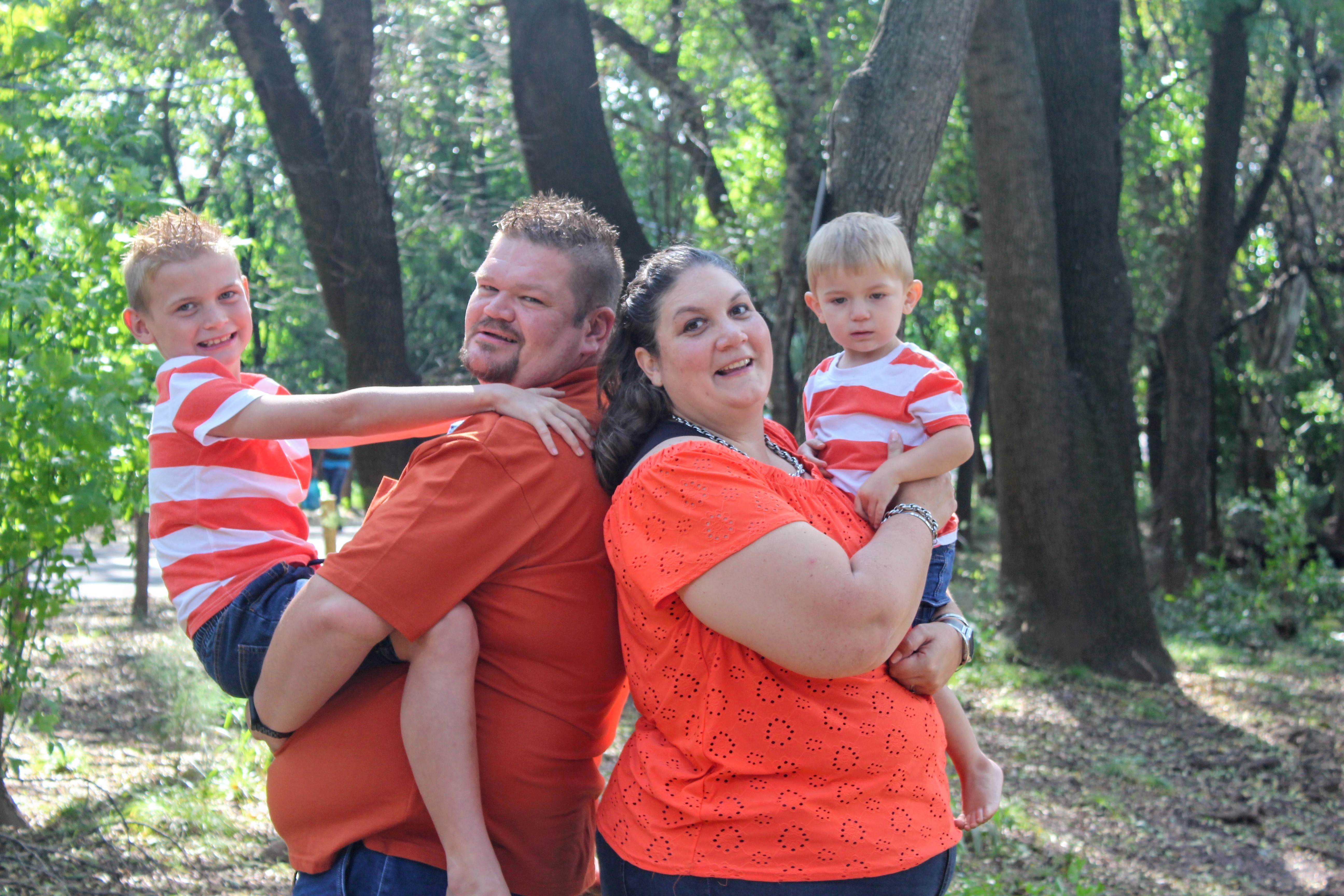Outdoor family shoot by AquaFrame Studios